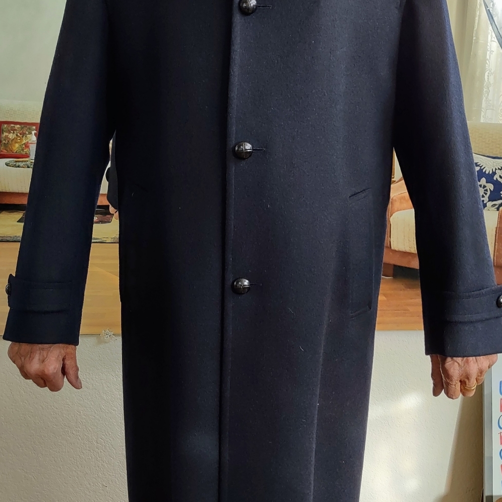 Schneiders Luxurious Wool Winter Coat. Made in Austria. 